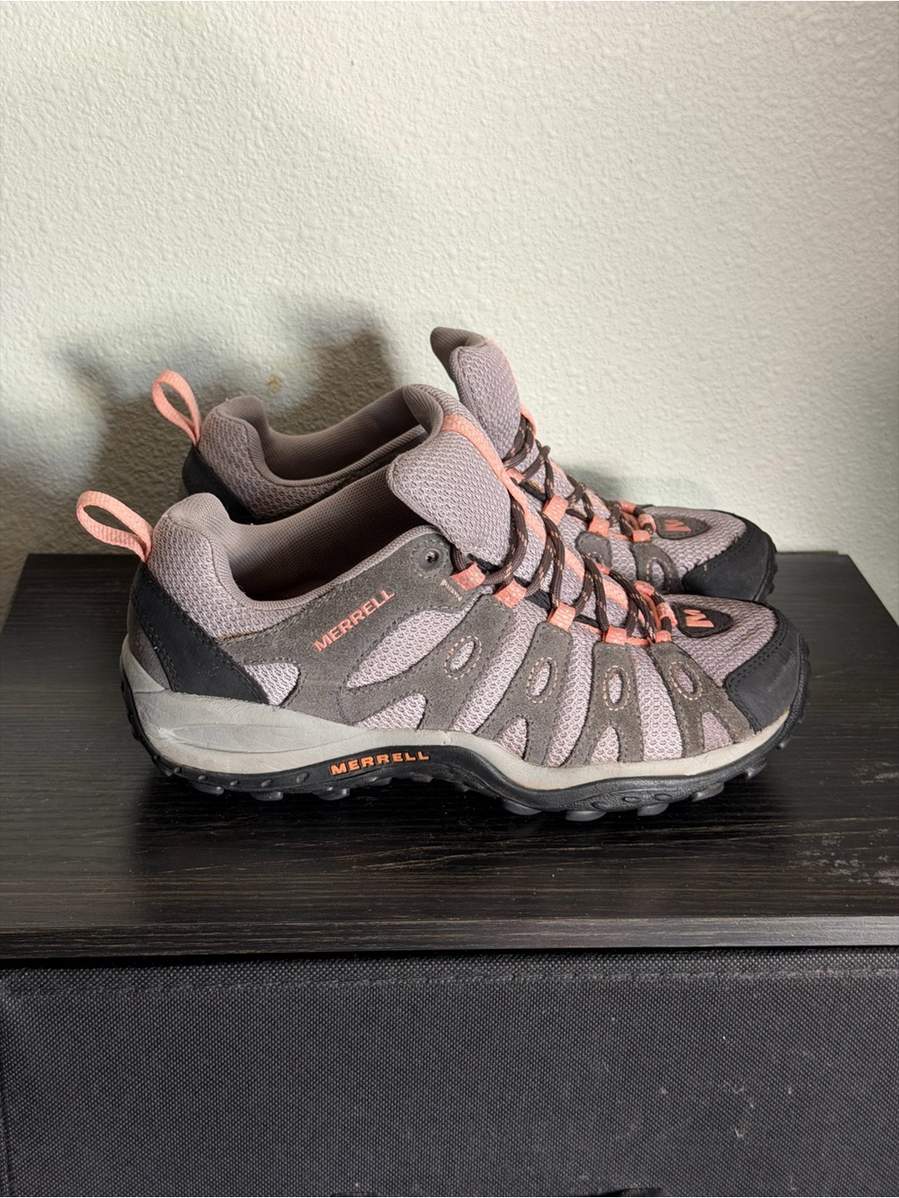 Merrell Hiking Shoes Women’s Sz 7 Dark Gull Gray Salmon Trail Camping Leather